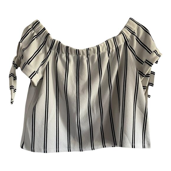 3/$15 Women's Stripped off the shoulder Cropped Blouse Large - Picture 7 of 8